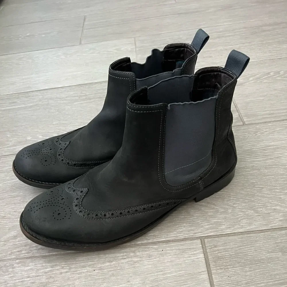 Clarks Garnet Wingtip Chelsea Boot Dark Grey Leather 11 M